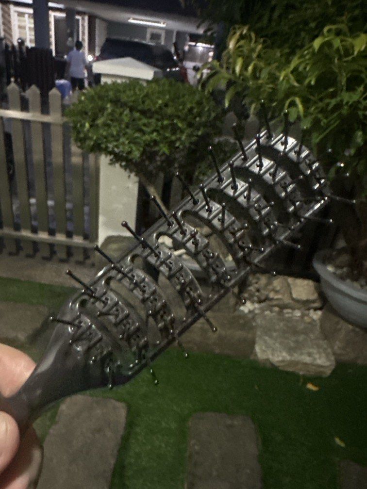 Hair BrushComb (Category: Hair Accessories) located in Manila. Submitted by xenasales (Listing ID 1471027185, Image 3). Description: .