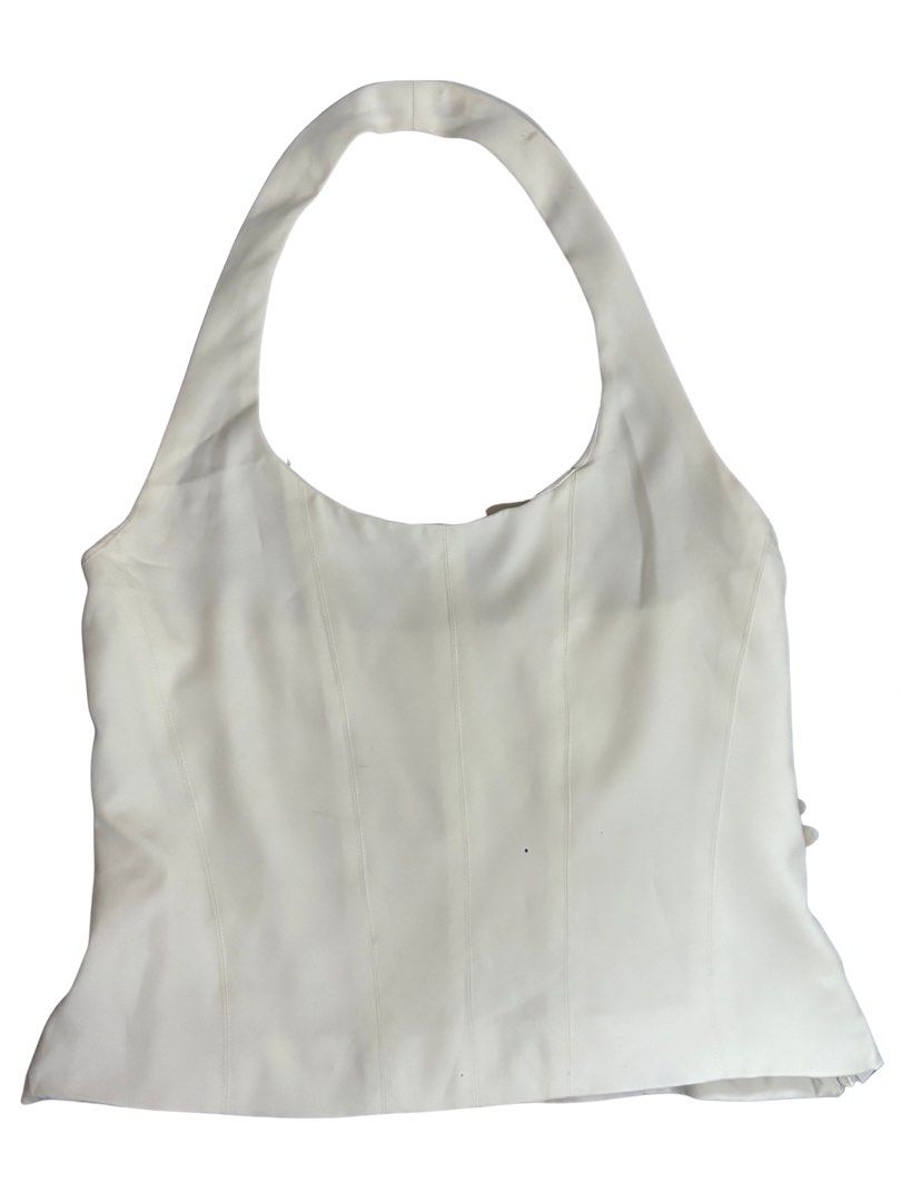 Halter Top (Category: Sleeveless) located in Guinobatan. Submitted by ogre__ (Listing ID 1470962346, Image 1). Description: White Halter Top Barely Used Gcash/maribank/Gotyme MOP.