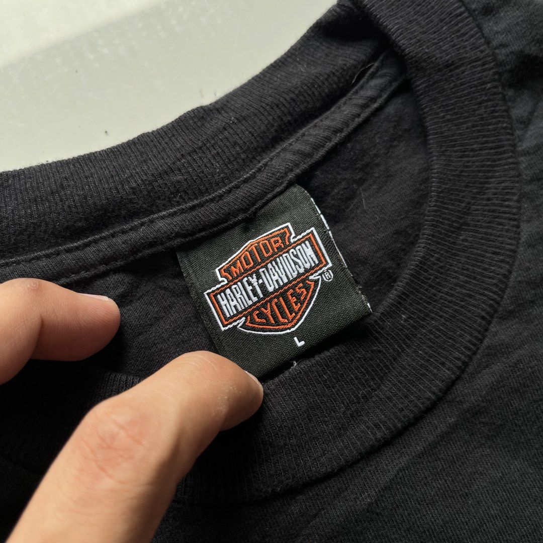 Harley Davidson (Category: Coats, Jackets and Outerwear) located in Lucena. Submitted by RAGGGGSSSS (Listing ID 1471057377, Image 2). Description: Harley Davidson Longsleeves Large on Tag 30x21 Verygood Condition 9.5/10 Color Rate Need Minor Wash No Major issue.