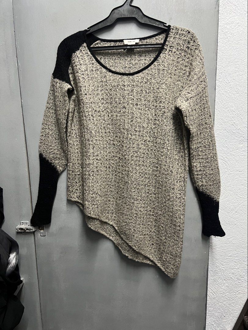 HELMUT LANG (Category: Longsleeves) located in Dasmarinas. Submitted by jessputrages (Listing ID 1471092190, Image 1). Description: For sale Helmut Lang Excellent condition No issue 1500 plus shipping fee Pm for more details.