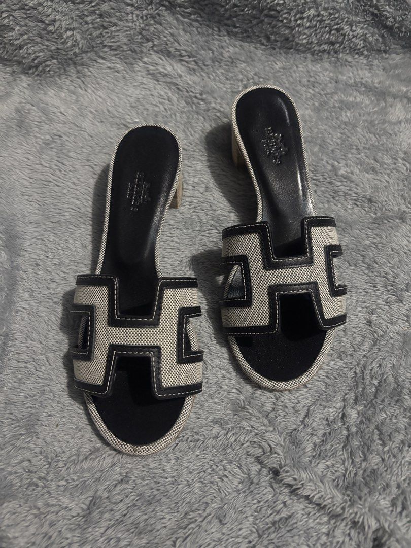 HER M ES (Category: Sneakers & Footwear) located in Valenzuela. Submitted by meloluxcollections (Listing ID 1471036176, Image 1). Description: .