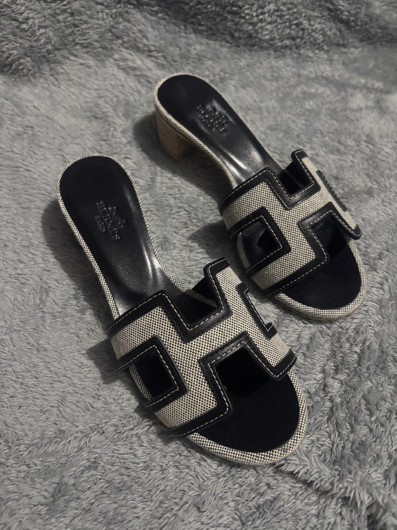 HER M ES (Category: Sneakers & Footwear) located in Valenzuela. Submitted by meloluxcollections (Listing ID 1471036176, Image 2). Description: .