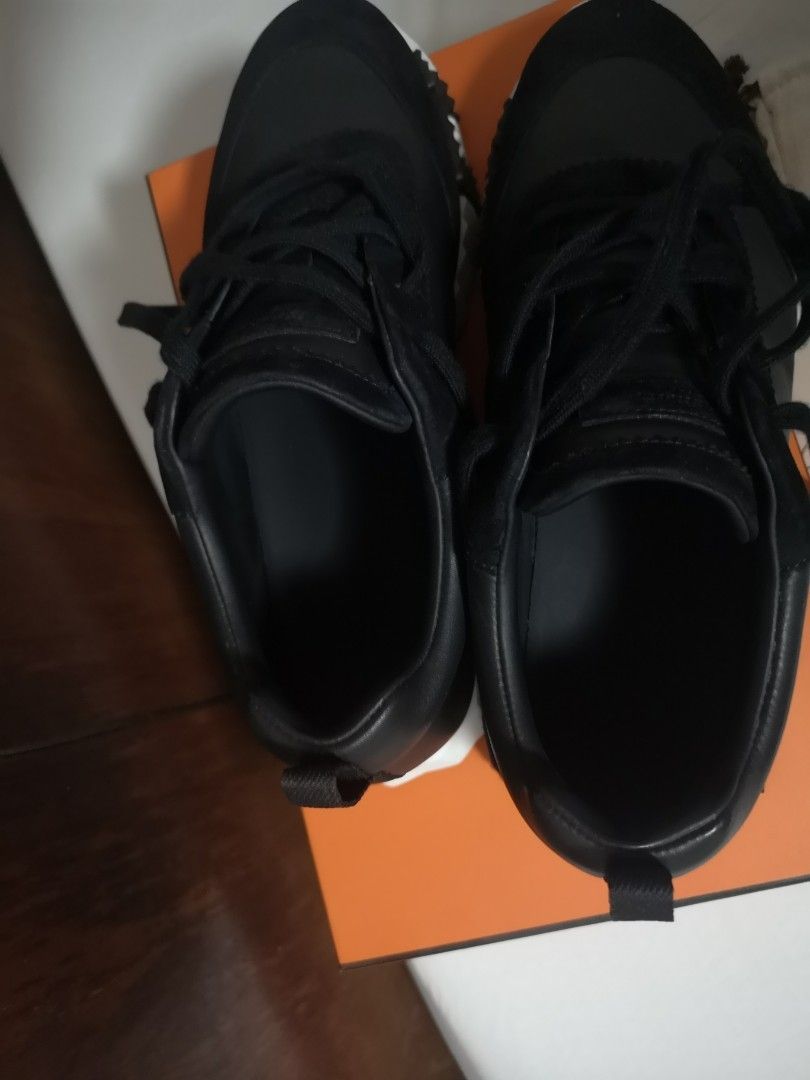 hermes bouncing (Category: Sneakers & Footwear) located in Manila. Submitted by wildocean_bc7ef8 (Listing ID 1471080459, Image 3). Description: for sale h brand ap batch bouncing black color 45 slightly used 9k 09939529009.