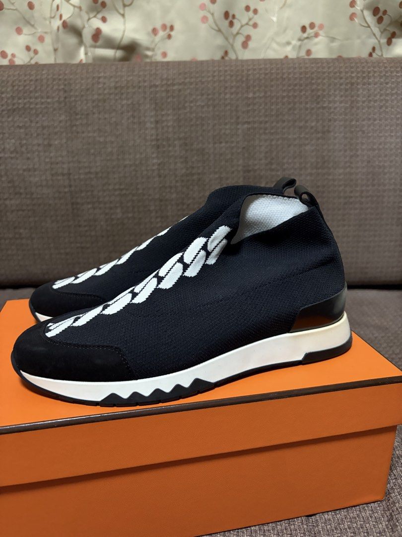 Hermes Volo Sneakers (Category: Sneakers & Footwear) located in Pasig City. Submitted by chamoisee (Listing ID 1471043181, Image 2). Description: Hermes Volo Sneakers Excellent condition no issue Size 5.