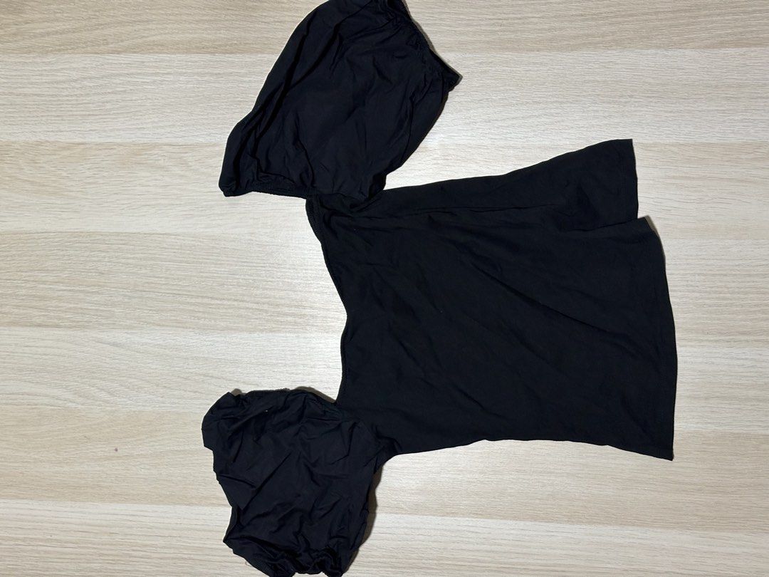 H&M Black Puff Sleeve Off Shoulder Top (Category: Blouses) located in Mandaluyong City. Submitted by supercleng (Listing ID 1471076083, Image 2). Description: - Brand: H&M - Style: Off-shoulder top with trendy puff sleeves - Size: S (EUR/UK S, CN 155/88A) - Material: Stretchy fabric, super comfortable - Condition: Worn a few times, great shape .