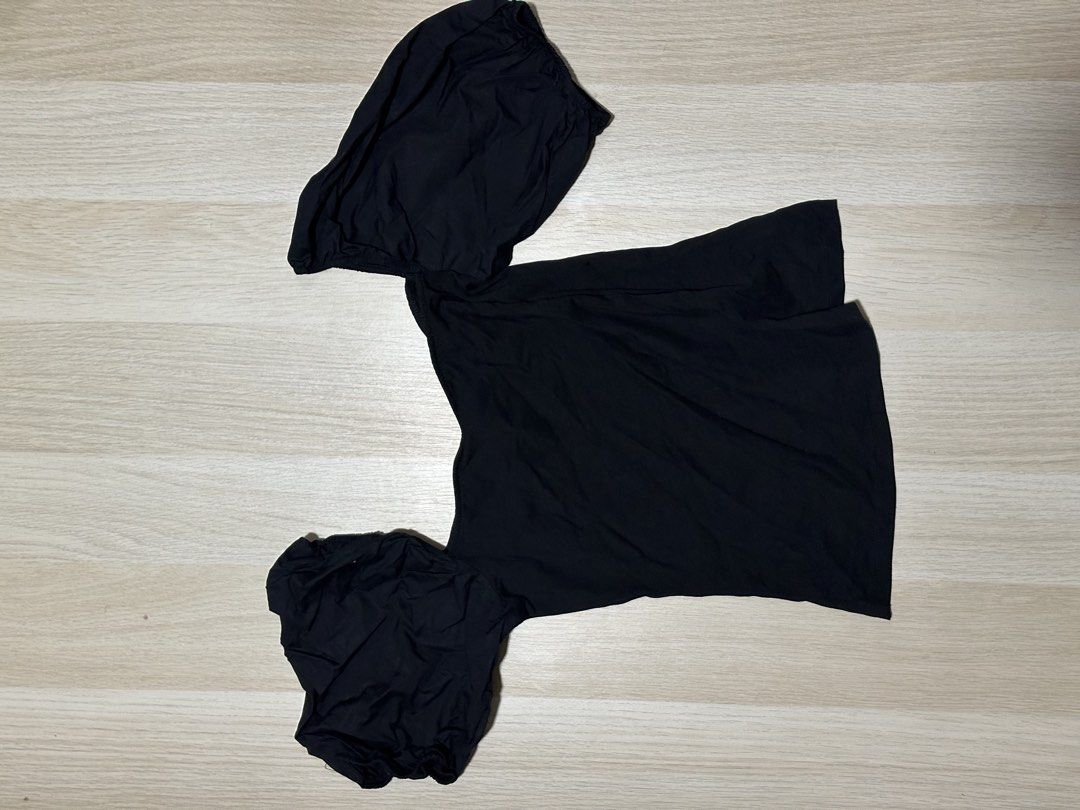 H&M Black Puff Sleeve Off Shoulder Top (Category: Blouses) located in Mandaluyong City. Submitted by supercleng (Listing ID 1471076083, Image 3). Description: - Brand: H&M - Style: Off-shoulder top with trendy puff sleeves - Size: S (EUR/UK S, CN 155/88A) - Material: Stretchy fabric, super comfortable - Condition: Worn a few times, great shape .