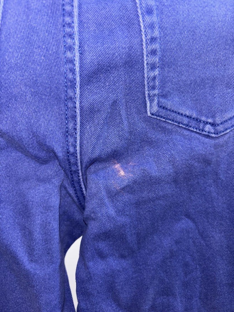 H&M Blue Flared Jeans (Category: Jeans) located in Bacoor. Submitted by ynnasdrawer (Listing ID 1471046357, Image 2). Description: - soo cute - altered (4'11 height) - 21-23 waistline - cutee color (very easy to pair it w) - has minor stains at the back but would be unnoticeable when worn - rfs: decluttering .