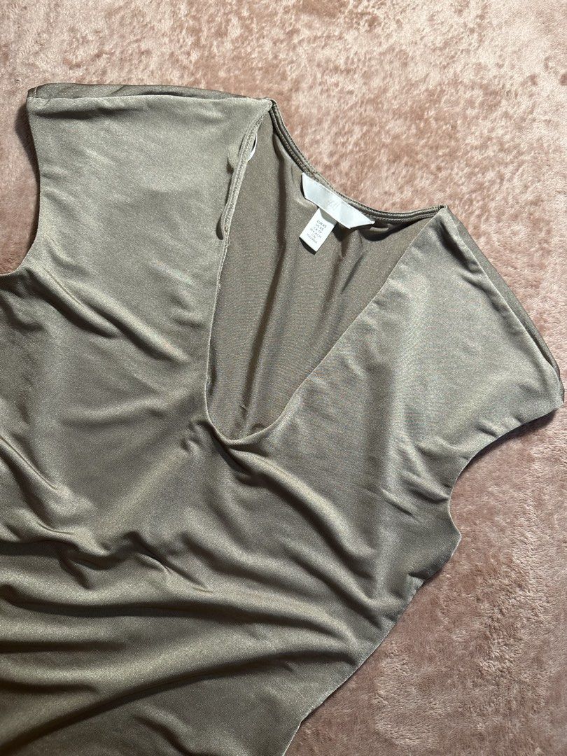 H&M BROWN BODYSUIT (Category: Others Tops) located in Cavite. Submitted by prelovedbyreluv (Listing ID 1471077075, Image 3). Description: .