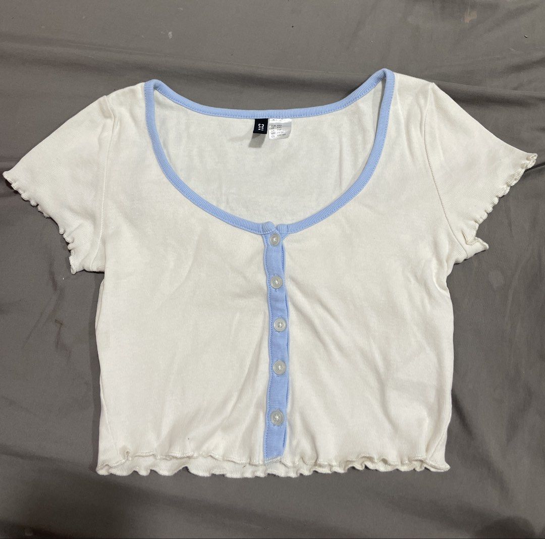 H&M cute top (Category: Shirts) located in Manila. Submitted by myzca (Listing ID 1471031153, Image 1). Description: .