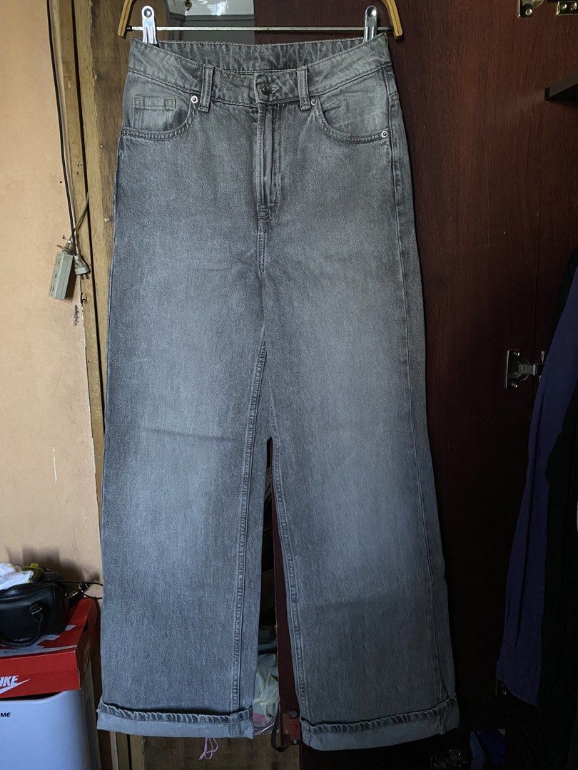 H&M Divided Grey Denim Jeans Size (Category: Jeans) located in Manila. Submitted by love_mami (Listing ID 1470992783, Image 1). Description: - Brand: H&M Divided - Size: EUR 34 / US 2 / 24-26 waist - Fit: High waist with wide legs and rolled cuffs - Color: Neutral washed grey - Condition: 10/10.