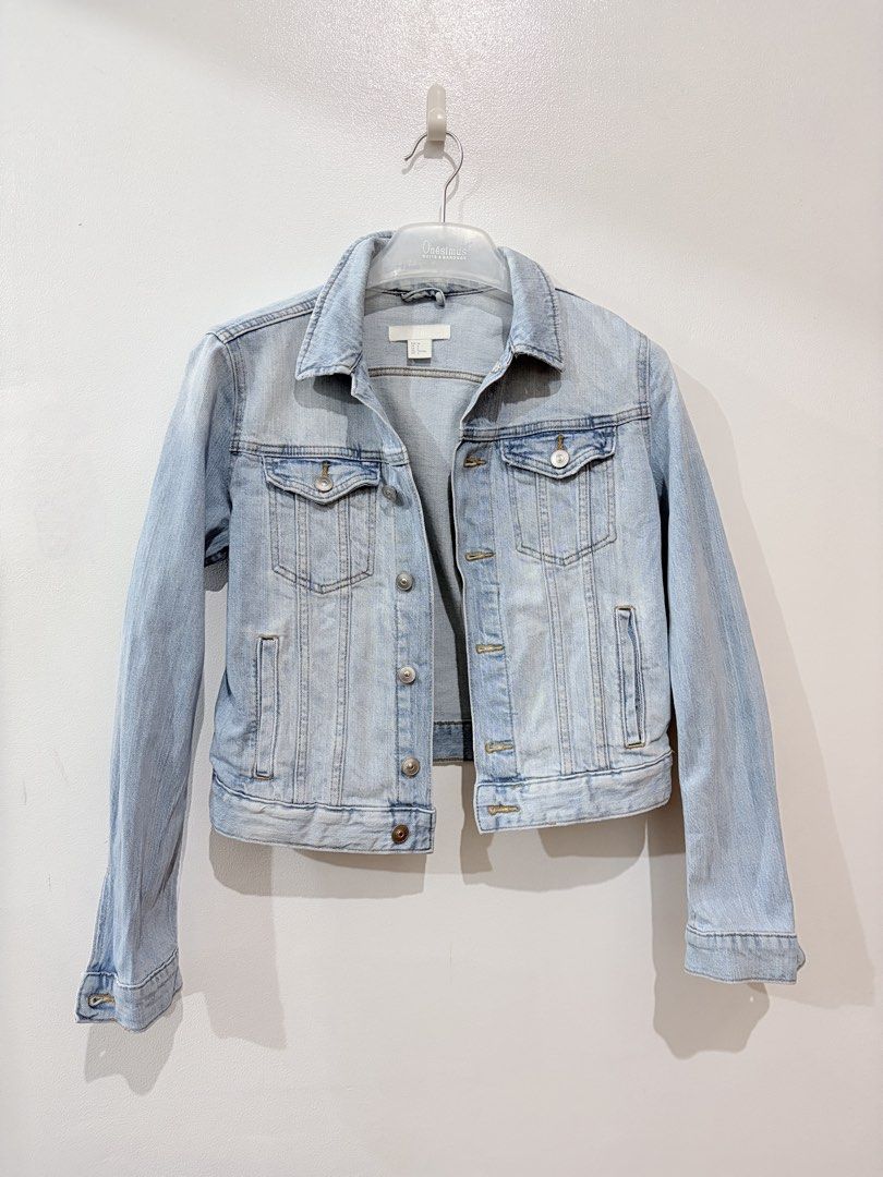 H&M Light Blue Denim Jacket (Category: Coats, Jackets and Outerwear) located in Quezon City. Submitted by estimadaj (Listing ID 1471012433, Image 1). Description: Brand: H&M RFS: Too small for me with when worn photo.