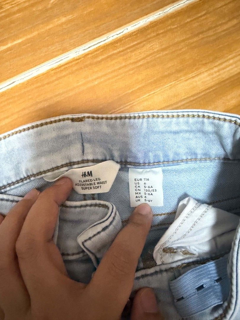 H&M Light Blue Flared Leg Jeans Size 5-6Y (Category: Babies & Kids Fashion) located in Manila. Submitted by enticexx (Listing ID 1471050849, Image 2). Description: - Brand: H&M - Style: Light wash flared leg denim jeans - Size: Size 6 / 5-6 years / EUR 116.