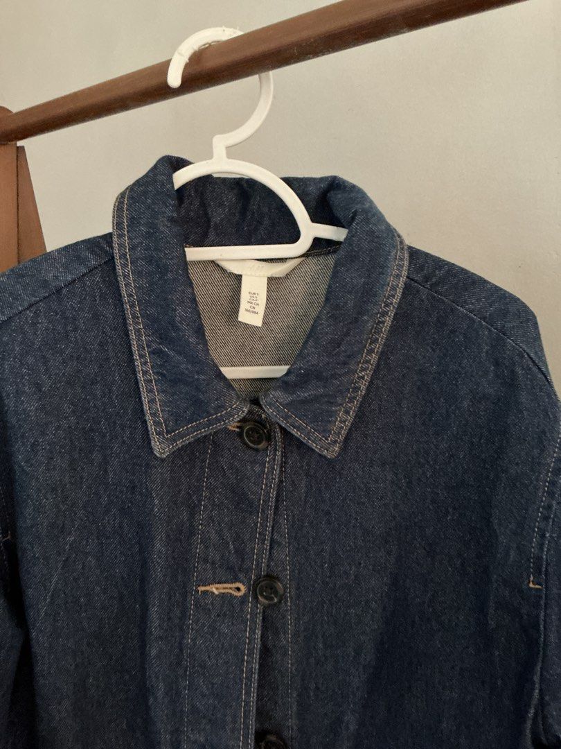 h&m oversized dark denim jacket (Category: Coats, Jackets and Outerwear) located in Manila. Submitted by 888saiz (Listing ID 1471035935, Image 2). Description: bought for 1,990 oversized fit for S-M.
