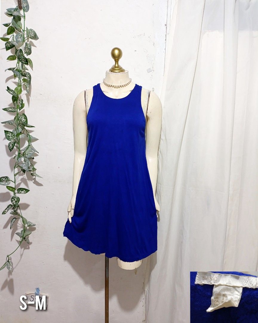H&M royal blue sando dress (Category: Dresses) located in Pateros City. Submitted by amj_amj (Listing ID 1471056127, Image 1). Description: .