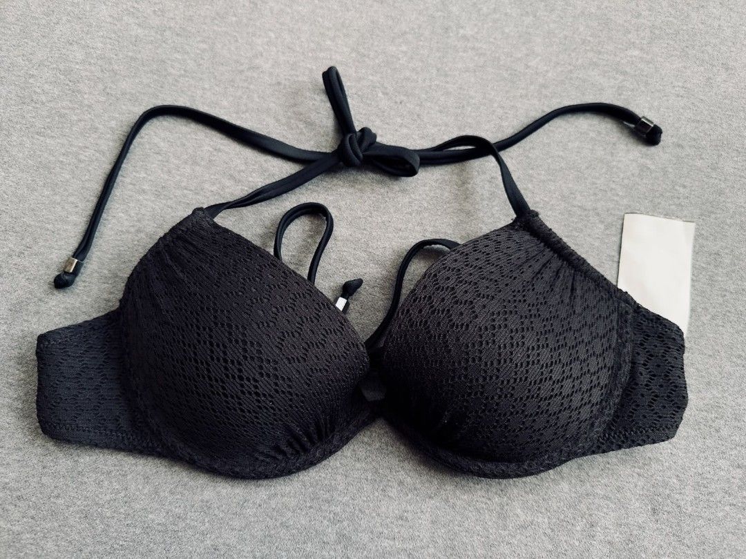 H&M swimwear top pushup 34a (Category: Bikinis & Swimsuits) located in Llanera. Submitted by expresclothing (Listing ID 1471065122, Image 1). Description: .