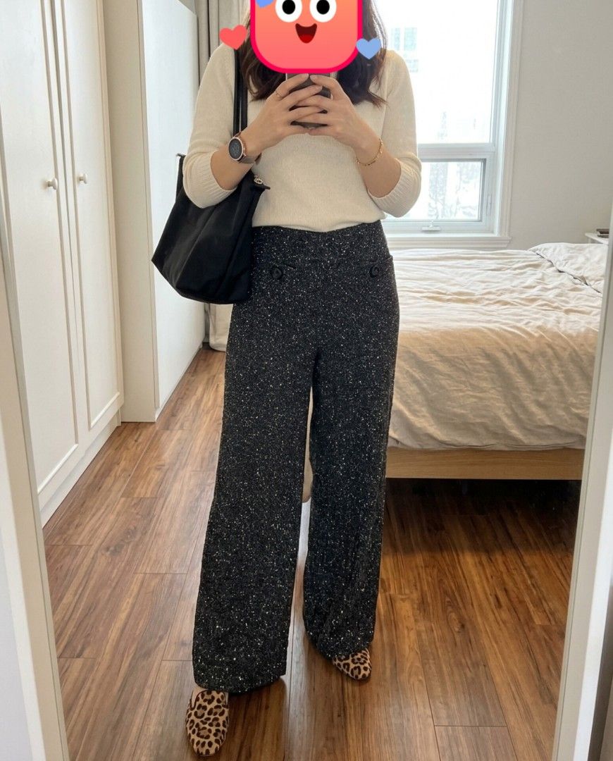 H&M trousers wide leg pants slacks (Category: Other Bottoms) located in Quezon City. Submitted by warmturtle.ba931b (Listing ID 1471027214, Image 1). Description: H&M Wide-Leg Trousers 🖤 Authentic H&M wide-leg pants with a stylish, glitter-flecked finish 👖 Relaxed wide-leg silhouette for a chic and comfortable look ✨ Condition: Like new! Well kept and well maintained 📏 Approximate length: 39 inches 📐 Approximate waist circumference: Up to 36 