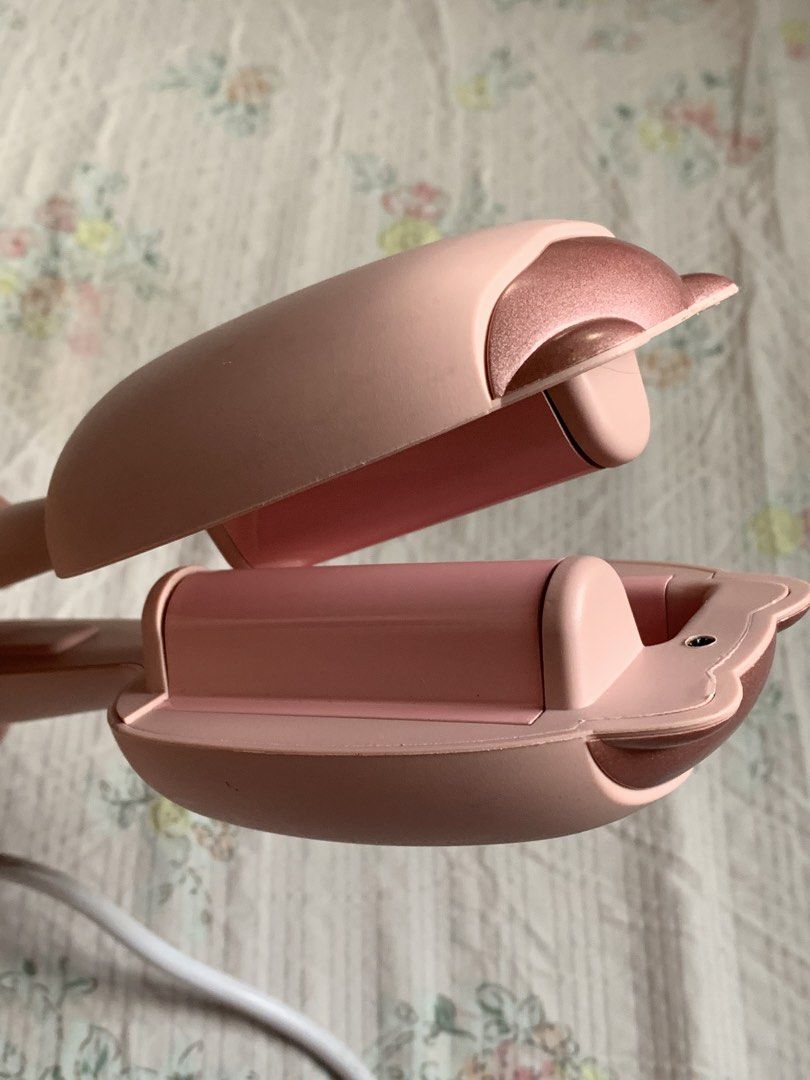 hodekt beach wave curler (Category: Hair) located in Taytay. Submitted by ysaablx (Listing ID 1471015492, Image 2). Description: — pink hodekt wave curler ideal for soft, natural‑looking curls | with adjustable heat settings, fully working, lightly used. 💞 loc: pasig/rizal mop: gcash .