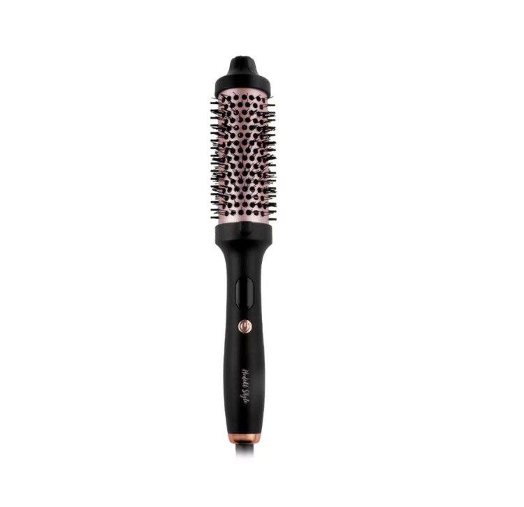 HODEKT THERMAL BRUSH (Category: Hair) located in Manila. Submitted by lwnhh (Listing ID 1471061480, Image 1). Description: HODEKT THERMAL BRUSH ₱500 - pre-loved, lady owned - only used a few times - with original box - Perfect for creating curls and waves - Stylish black and rose gold color - Adjustable power and heat settings - Easy to use for effortless styling.