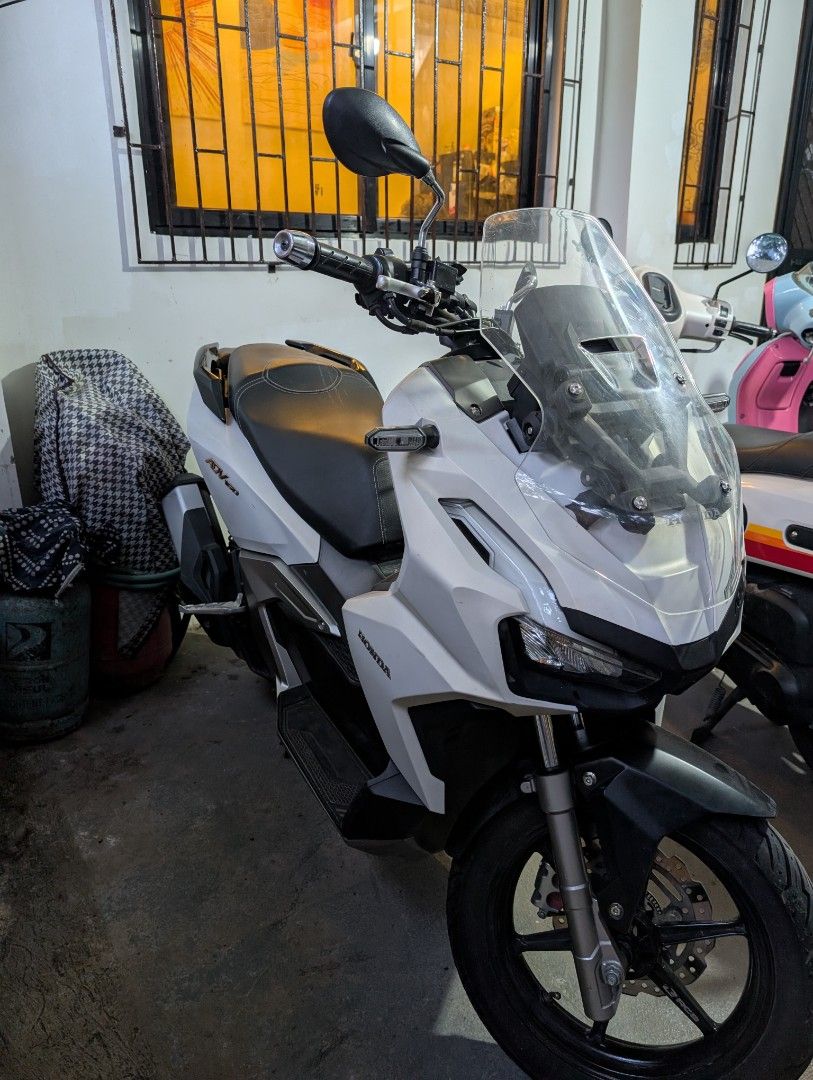 Honda ADV 160 2023 (Category: Motorbikes for Sale) located in Paranaque City. Submitted by player0910 (Listing ID 1470946830, Image 2). Description: For Sale Only ADV 160 HSTC 2023 2025 acquired 12k ODO All stock Engine Complete Orig Papers ako mismo first owner Registered until 2029 1 remote key with code only RCB Brake Lever RCB Caliper RCB Mags Firelli Tires Issue may mga gasgas lang bukod don wala na 120k pass po muna sa buy and sell na barat
