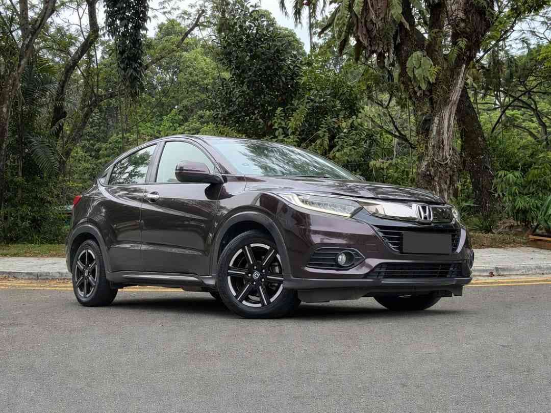 Honda HR-V 1.5 DX (A) (Category: Used Cars) located in Singapore. Submitted by carousell_certified_partners (Listing ID 1470368668, Image 2). Description: 1 owner full agent maintain with new road tax! authentic mileage and non PHV car, HRV has made changes to make the drive more comfortable and efficient. Despite being a compact SUV, you still get plenty of space for both your front and rear passengers, while also having a large boot capacity, w