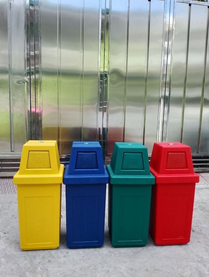 HOODED TRASH BIN (Category: Waste Bins & Bags) located in Caloocan City. Submitted by epicdragon.cf8b55 (Listing ID 1470984194, Image 2). Description: HOODED TRASH BIN BRAND: GREEN CARE 120 LITERS- 42L X 42W X 109.5H We also have Barrier / traffic cone / ppe's / cover all Trash bin / cooler box / kayak / freezer jacket Safety shoes / rainboots/ raincoat ✅ actual picture 💯 % Legit Dealer supplier 💯 % guaranteed heavyduty 💯 % GOOD CONDITION ☎️ 8