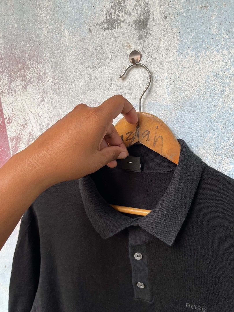 hugoboss (Category: Tshirts & Polo Shirts ) located in Siay. Submitted by Jaaziahthriftdumaguete (Listing ID 1470978038, Image 3). Description: Wts ❗ Boss Hugo 23 width 28.5 length 10/10 color rate flawless excellent condition Mine : 750 Free shipping fee Location Zamboanga Sibugay Mindanao.