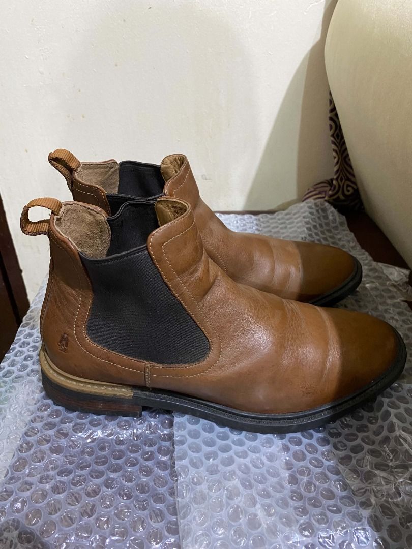 Hush Puppies Men’s Half‑Boots (Category: Boots) located in Quezon City. Submitted by nina.preloved2 (Listing ID 1470970745, Image 2). Description: 🌟 Chukka Boots 🌟 Size: USA 7.5/UK 6.5/EU 40.5/CM 26 (Men's) 🌟 Color: brown 🌟 Made with genuine nubuck leather 🌟 Memory foam insoles 🌟 Breathable pigskin lining RFS: decluttering For more info, please feel free to message the seller! We'll be happy to answer your questions. Price for this specific