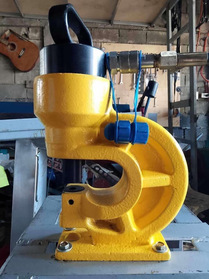 Hydraulic Punching Machine (Category: Construction Tools & Equipment) located in Valenzuela. Submitted by vjane0318 (Listing ID 1471047197, Image 1). Description: Looking for a Hydraulic Punching Machine ? Send message for inquires. .