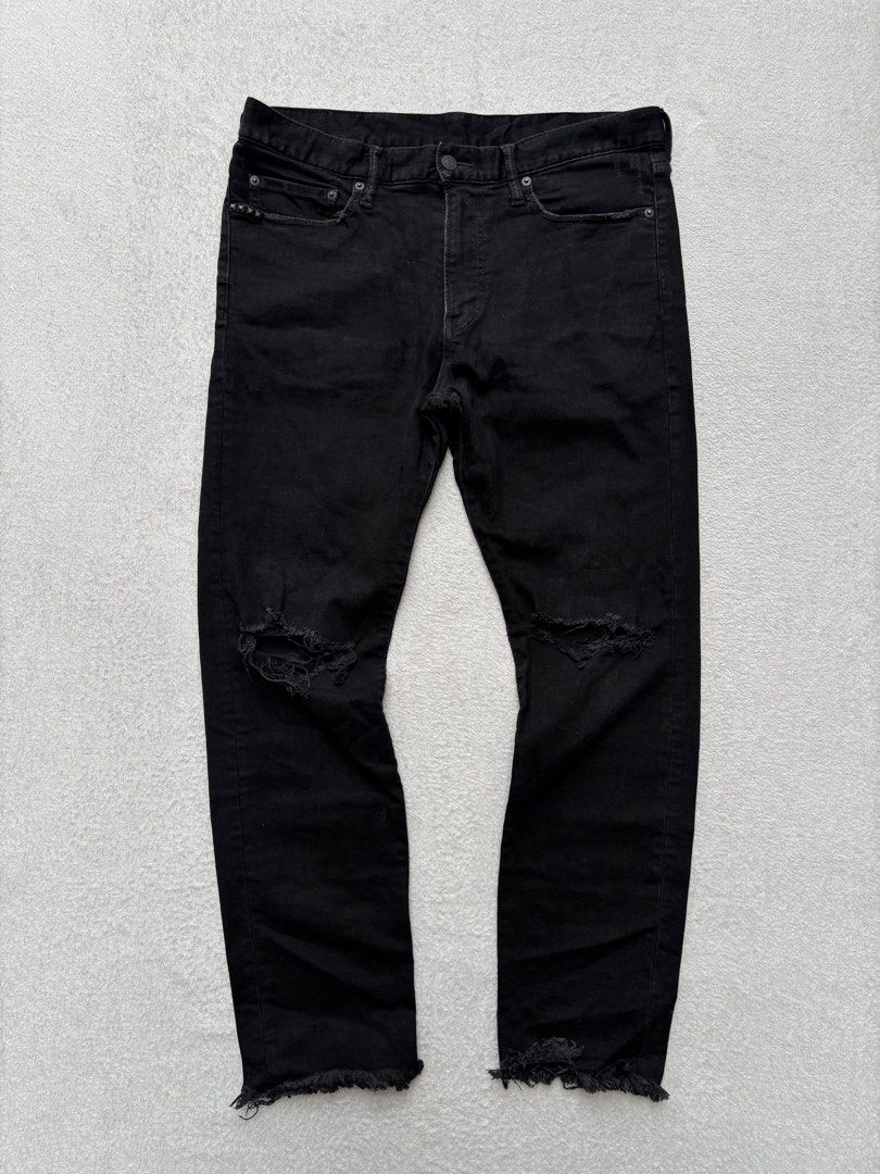 Hysteric Glamour Distressed Denim Jeans (Category: Jeans) located in Baguio. Submitted by thecollector2600 (Listing ID 1470944600, Image 1). Description: Waist -33” Length-38” .