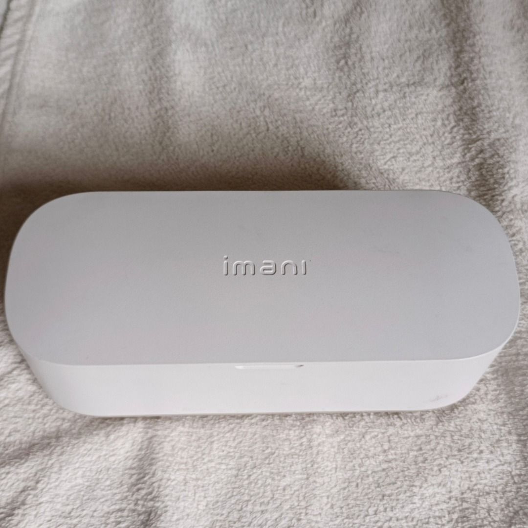 Imani Wearable Electric Breast Pump Set with Storage Case (Category: Breastfeeding & Bottle Feeding) located in Makati City. Submitted by ayekai (Listing ID 1471090214, Image 2). Description: - Imani wearable electric breast pump set with matching storage case - Includes dual pumps (beige faceplate with white body) - Compact, hands-free design fits discreetly right inside your bra - Convenient top-mounted buttons for easy control while pumping -J