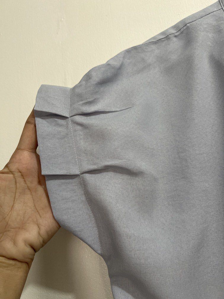 Index top with cute sleeve details (Category: Blouses) located in Las Pinas. Submitted by gaeley (Listing ID 1470941584, Image 3). Description: M on tag b: 23" armpit to armpit l: 23".