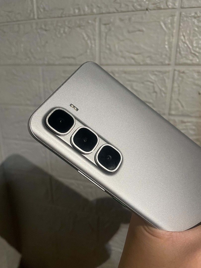 Infinix Hot 60 Pro Plus (Category: Android Others) located in Bulacan. Submitted by professorx_ (Listing ID 1471036412, Image 3). Description: Infinix Hot 60 Pro+ | Titanium Silver — 8+8 GB RAM 256 GB Storage — Helio G200 — 5160mAh — updated to XOS 16.3.0 (Glass UI) — 96 Battery Health (Pristine Condition) Makinis no issues 📦 Inclusions: Charger and Case 📍Meycauayan, Bulacan.