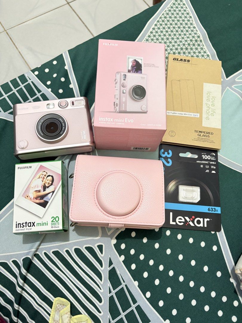 Instax Mini Evo (Category: Cameras) located in Gapan. Submitted by megs24 (Listing ID 1471029974, Image 1). Description: .