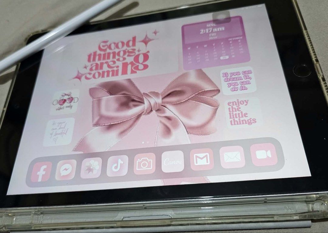 IPAD 6th GENERATION (Category: iPad) located in Caloocan City. Submitted by abhieeeee (Listing ID 1471098281, Image 1). Description: ✨ UNIT DETAILS: • Model: iPad 6th Generation • Storage: 32GB • Display: 9.7-inch Retina Display • Connectivity: Wi-Fi + Cellular • iPadOS: 17.7.11 • Battery: 82% Battery Health • Camera: Front & Back Camera • Comes with: Stylus Pen 🖊️ • Condition: Well-maintained and fully functional.