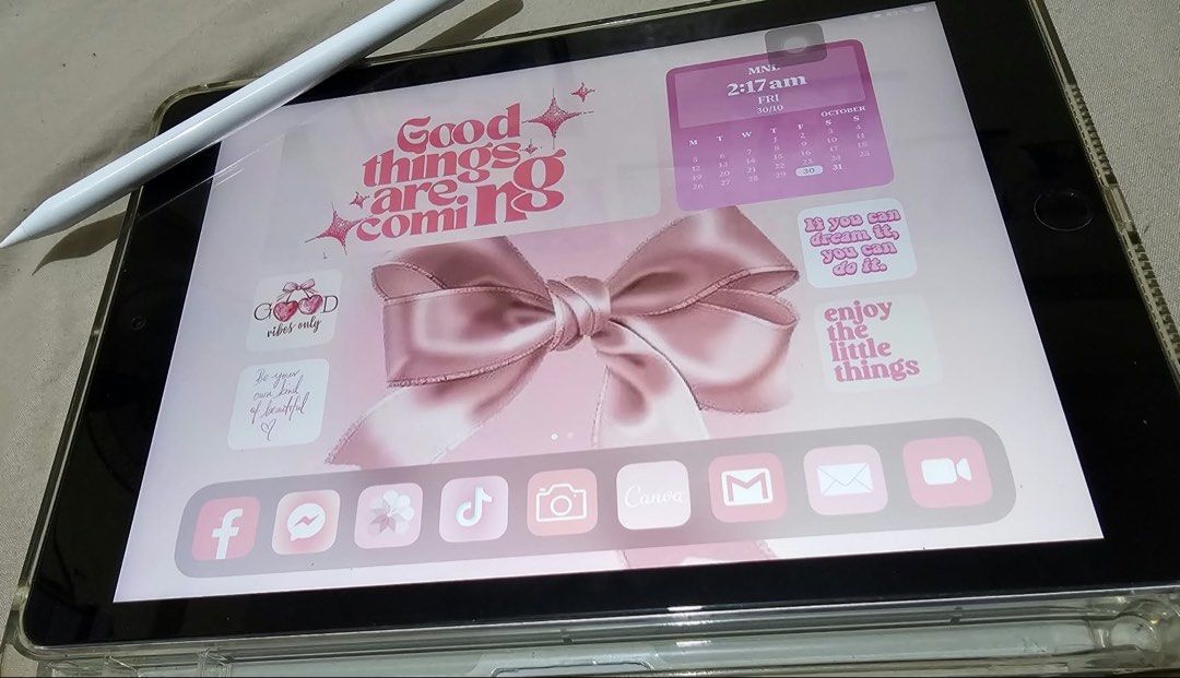 IPAD 6th GENERATION (Category: iPad) located in Caloocan City. Submitted by abhieeeee (Listing ID 1471098281, Image 2). Description: ✨ UNIT DETAILS: • Model: iPad 6th Generation • Storage: 32GB • Display: 9.7-inch Retina Display • Connectivity: Wi-Fi + Cellular • iPadOS: 17.7.11 • Battery: 82% Battery Health • Camera: Front & Back Camera • Comes with: Stylus Pen 🖊️ • Condition: Well-maintained and fully functional.