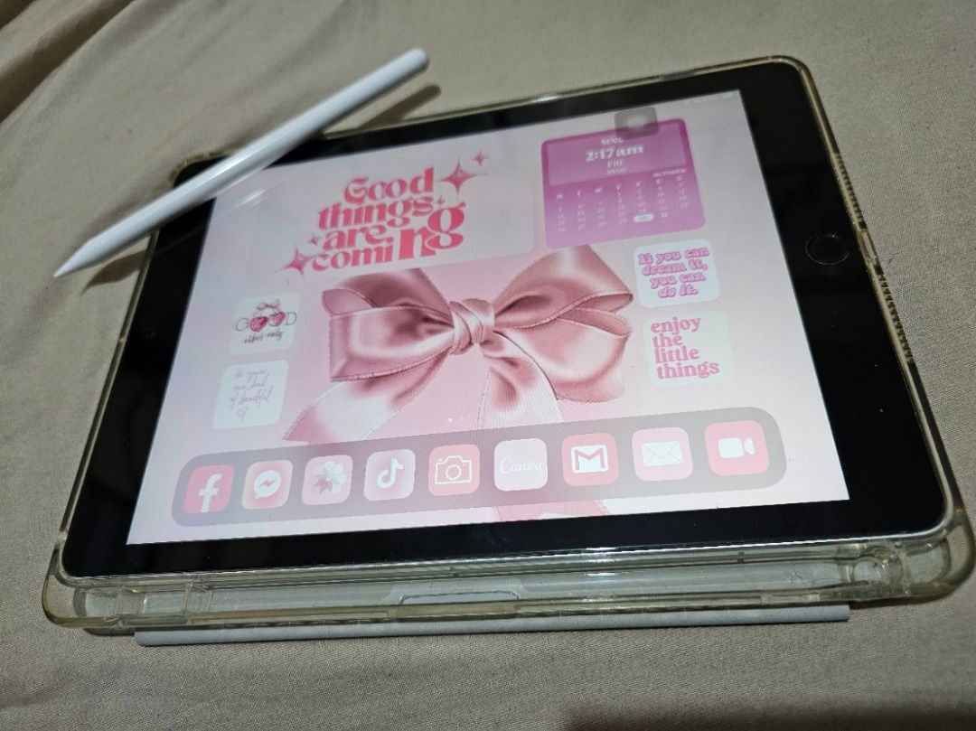 IPAD 6TH GENERATION 32gb with stylus pen (Category: iPad) located in Manila. Submitted by yatskiex2026 (Listing ID 1471099288, Image 3). Description: Ipad 6th Gen 32GB NO Hidden Issue!!! check up to sawa no screen issue already tempered with stylus pen included rush sale 75ook slight nego meetup or via lalamove only.