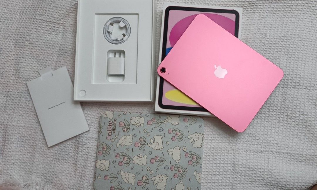 ipad a16 11th gen 128gb (Category: iPad) located in Cavite. Submitted by chuvaness (Listing ID 1470938121, Image 1). Description: 128gb 5cc 100% bh under warranty til june 2026 . no issue nakatago lng hndi ngagamit mas pref kc cp gamit.and may android pad yun na pinapagamit sa anak nmn. wt tempered and free case . 23500! hndi kna lugi almost brandnew. apple flagship msmo nabili..