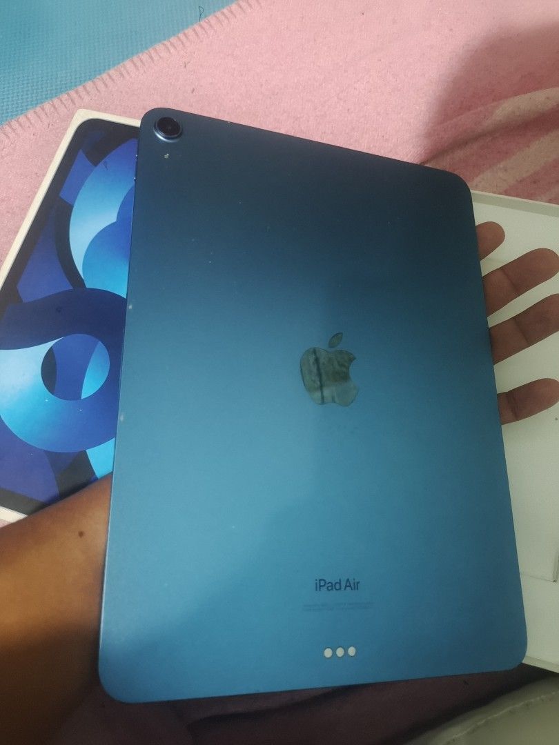 ipad air 5 (Category: iPad) located in Manila. Submitted by jaytitoy0072049 (Listing ID 1470956972, Image 1). Description: wifi unit case box rep cord. .
