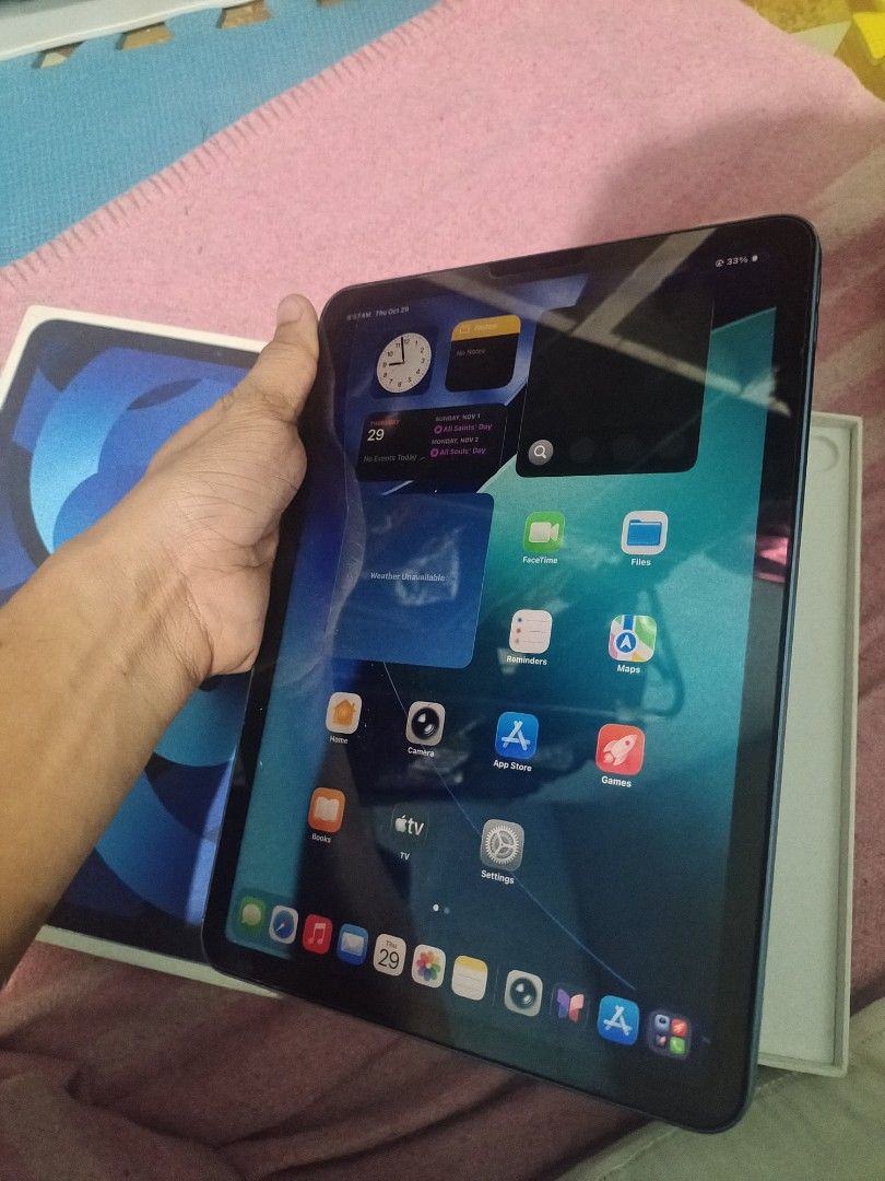 ipad air 5 (Category: iPad) located in Manila. Submitted by jaytitoy0072049 (Listing ID 1470956972, Image 2). Description: wifi unit case box rep cord. .