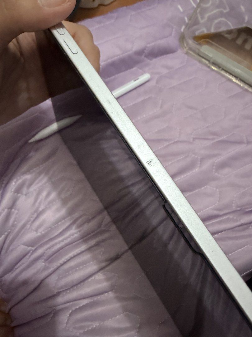 Ipad A16 (Category: iPad) located in Pasig City. Submitted by mcdnulud (Listing ID 1471072142, Image 3). Description: Ipad A16 256gb Silver Bought last year With Goojodoq pen W/ box & cord RFS: rarely used Last price already posted.