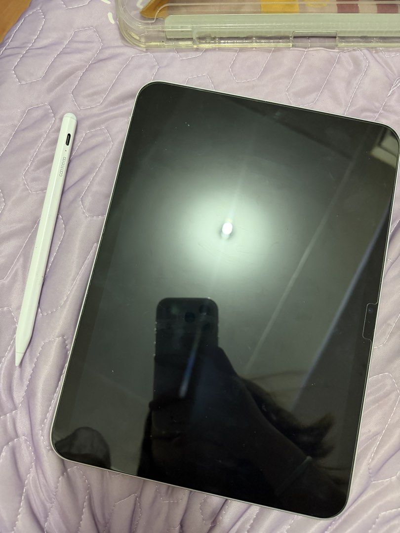Ipad A16 (Category: iPad) located in Pasig City. Submitted by mcdnulud (Listing ID 1471072142, Image 2). Description: Ipad A16 256gb Silver Bought last year With Goojodoq pen W/ box & cord RFS: rarely used Last price already posted.