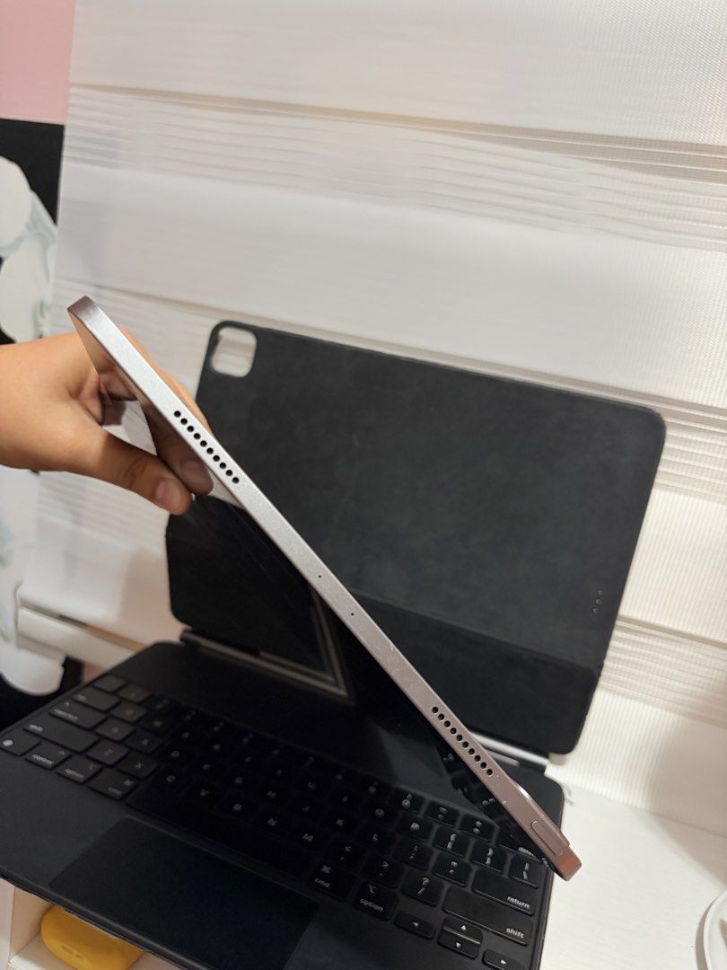 1TB iPad Pro (12.9-inch) (6th generation) (Category: iPad) located in Bacoor. Submitted by gwyy0316 (Listing ID 1471045488, Image 3). Description: INCLUSIONS: original apple magic keyboard (used) NOT INCLUDED: charger for meetups only .