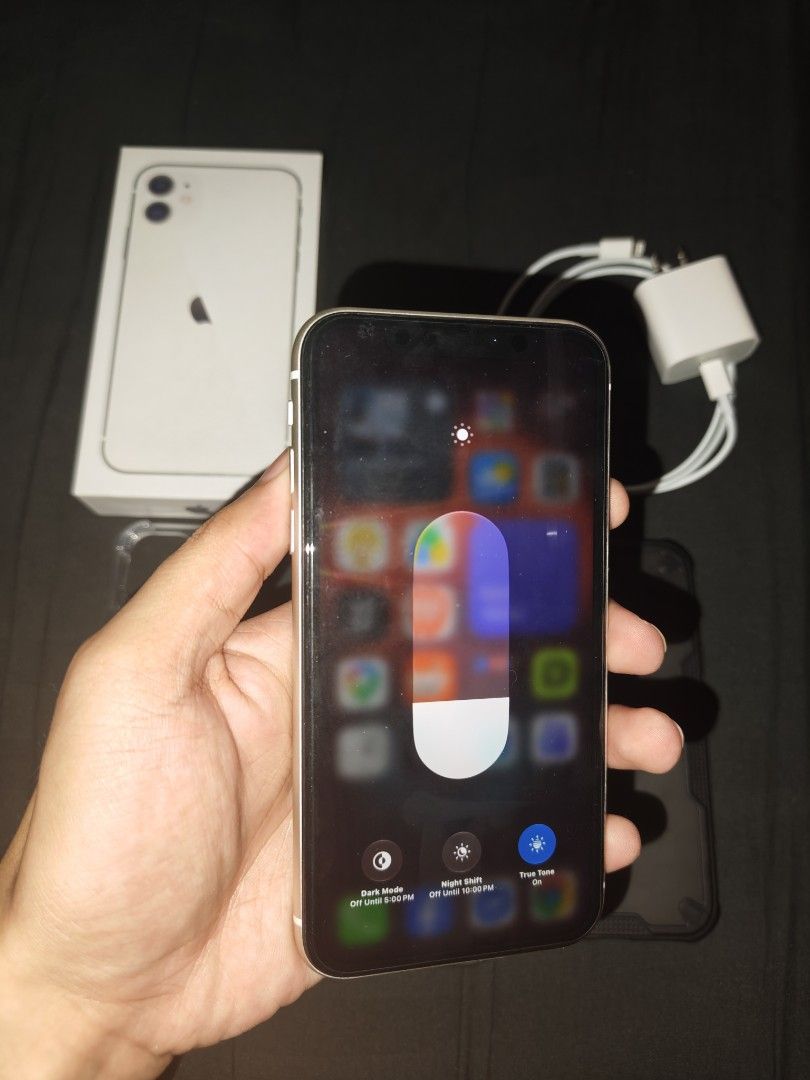 Iphone 11 128gb (Category: iPhone 11 Series) located in Cavite. Submitted by goldenphoenix.1919 (Listing ID 1470999195, Image 3). Description: Iphone 11 128gb White IOS 27.2 CH/A Vriant Factory Unlocked. Dual Sim Bought it from Nicolai Gadgets Shop for 12.3k 100% Battery Health Working True Tone and Face ID INCLUSIONS: Box Charging adapter and lightning cable 3 cases 1 extra tempered glass Receipt NO ISSUES PO. SOBRANG KINIS PA. NO UKNOWN PARTS. 