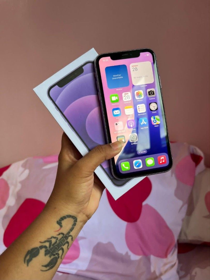 iPhone 11 (Category: iPhone 11 Series) located in Pateros City. Submitted by defenetlycie (Listing ID 1471042060, Image 3). Description: 🎃 𓆩 HALLOWEEN SALE 𓆪 🕸️ 📱 iPhone 11 — ₱6,000 ONLY! 👻 Your affordable iPhone upgrade is here! 🖤 ✨ iPhone 11 | 128GB • Face ID • Smooth performance • Clear camera quality • Complete package • Student-budget friendly • Onhand and ready for release 🎃 OPEN FOR CASH & INSTALLMENT 📦 Same-day release & delivery