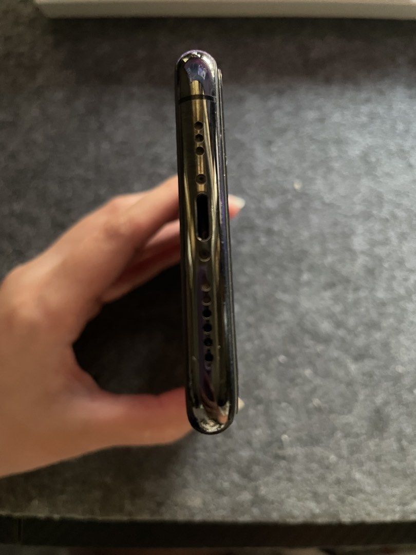 IPHONE 11 PRO | 256GB (Category: iPhone 11 Series) located in Manila. Submitted by momoringgzzz (Listing ID 1471024184, Image 3). Description: FS: IPHONE 11 PRO | 256GB Personal Phone | Lady Owned Storage: 256GB Battery Health: 63% True Tone: Working Face ID: Working Physical Condition: No Scratches or Dents No History Repair / Never Been Opened (PM for Model and Serial Number) Inclusions: Phone Cases RFS: Upgraded Price still Negotiable 📍Meetup