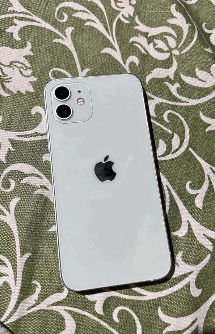 Iphone 12 128gb (Category: iPhone 12 Series) located in Manila. Submitted by gentleshark.b128fe (Listing ID 1470978088, Image 1). Description: 90% batt No history of repair Reset all you want FU.