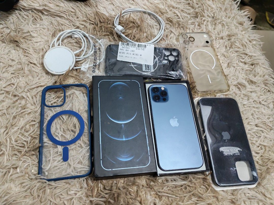 iPhone 12 Pro 256gb US Variant (Category: iPhone 12 Series) located in Caloocan City. Submitted by bouesantos06 (Listing ID 1471010749, Image 1). Description: iPhone 12 Pro 256gb Pacific Blue 79% BH galing sya 80% pag update ng IOS 27 bigla syang naging 79% Earpiece Issue Bigla nalang di gumana Loud speaker or Earphone lang all goods na or palinis nyo nalang All working truetone and face ID No history of repair Money back guarantee if proven nare