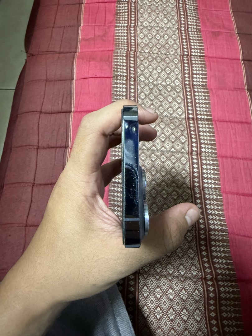 Iphone 13 pro 128gb (Category: iPhone 13 Series) located in Puchong. Submitted by amirulizwan149 (Listing ID 1471089708, Image 3). Description: -Ip 13 pro -128 gb - Harga 1250 -Bh 84% - Baterry dan display pernah ganti original genuine apple part (seperti dalam gambar) - Basic camera takde masalah cuma kalau zoom dia ada pecah sikit , tapi nak tangkap gambar dekat takde masalah -Cod area puchong - Boleh ws 0173432016 .