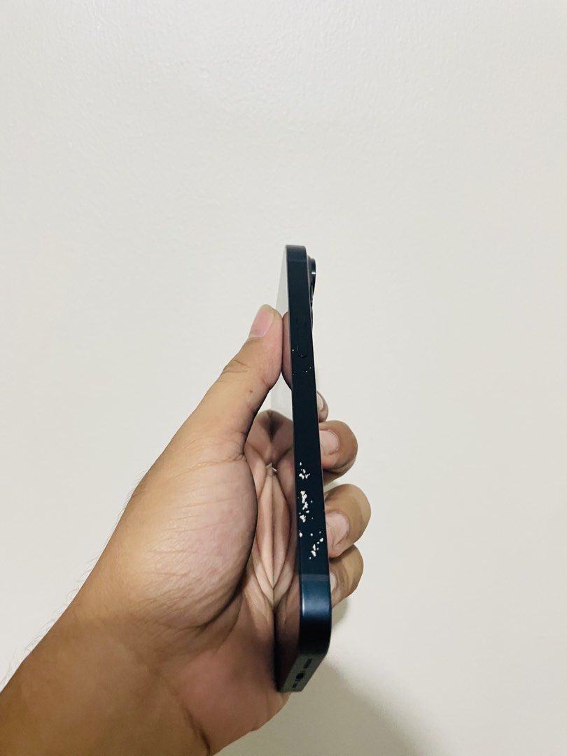 Iphone 14 128gb Midnight (Category: iPhone 14 Series) located in Los Banos. Submitted by kouno2022 (Listing ID 1471050542, Image 2). Description: For sale! Ip14 128gb Midnight Zpa Variant 83 batt health Unit, phone case and OG cord. No issue on performance Sim Locked (Globe/TM) Paintchips only (cosmetic issue) Loc: Los Banos, Laguna Can do meet up LBC sa malalayo.