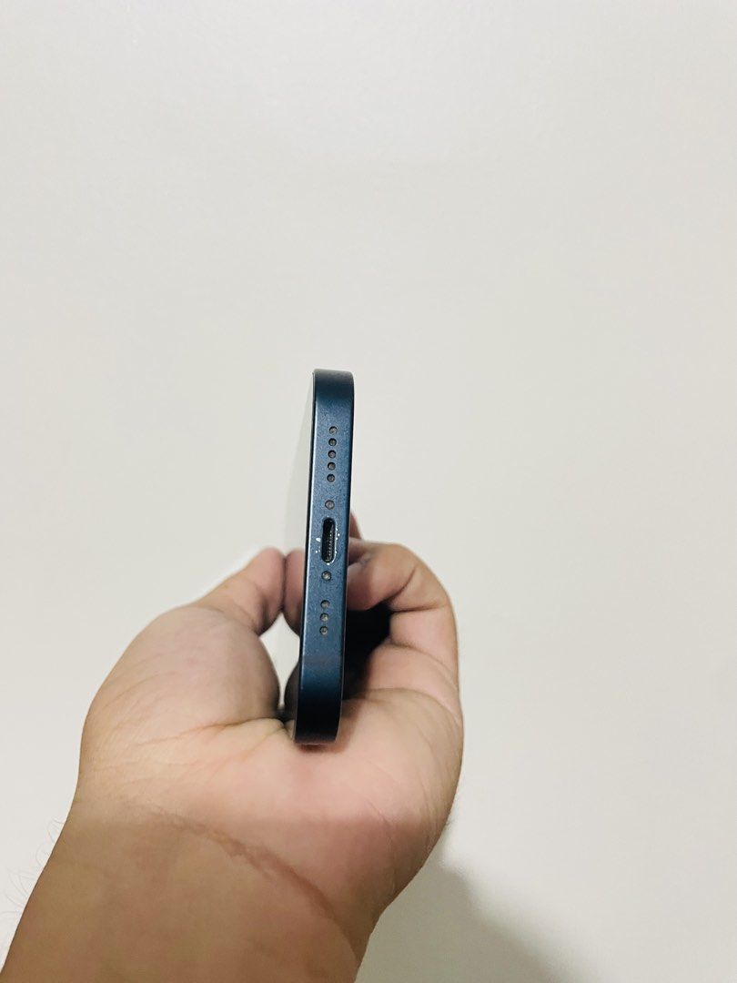 Iphone 14 128gb Midnight (Category: iPhone 14 Series) located in Los Banos. Submitted by kouno2022 (Listing ID 1471050542, Image 3). Description: For sale! Ip14 128gb Midnight Zpa Variant 83 batt health Unit, phone case and OG cord. No issue on performance Sim Locked (Globe/TM) Paintchips only (cosmetic issue) Loc: Los Banos, Laguna Can do meet up LBC sa malalayo.